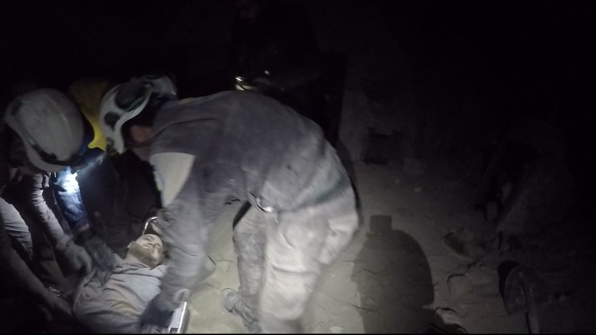 Tania_Tania_C's tweet photo. Four people, including two women and a child, were killed after the city of Maarat al-Numan was targeted with long-range high-explosive missiles.
#IdlibUnderFire
#Outrage4Idlib
#Idlib
#Syria
#إدلب_تحت_النار https://t.co/lXgIrNKP0Q