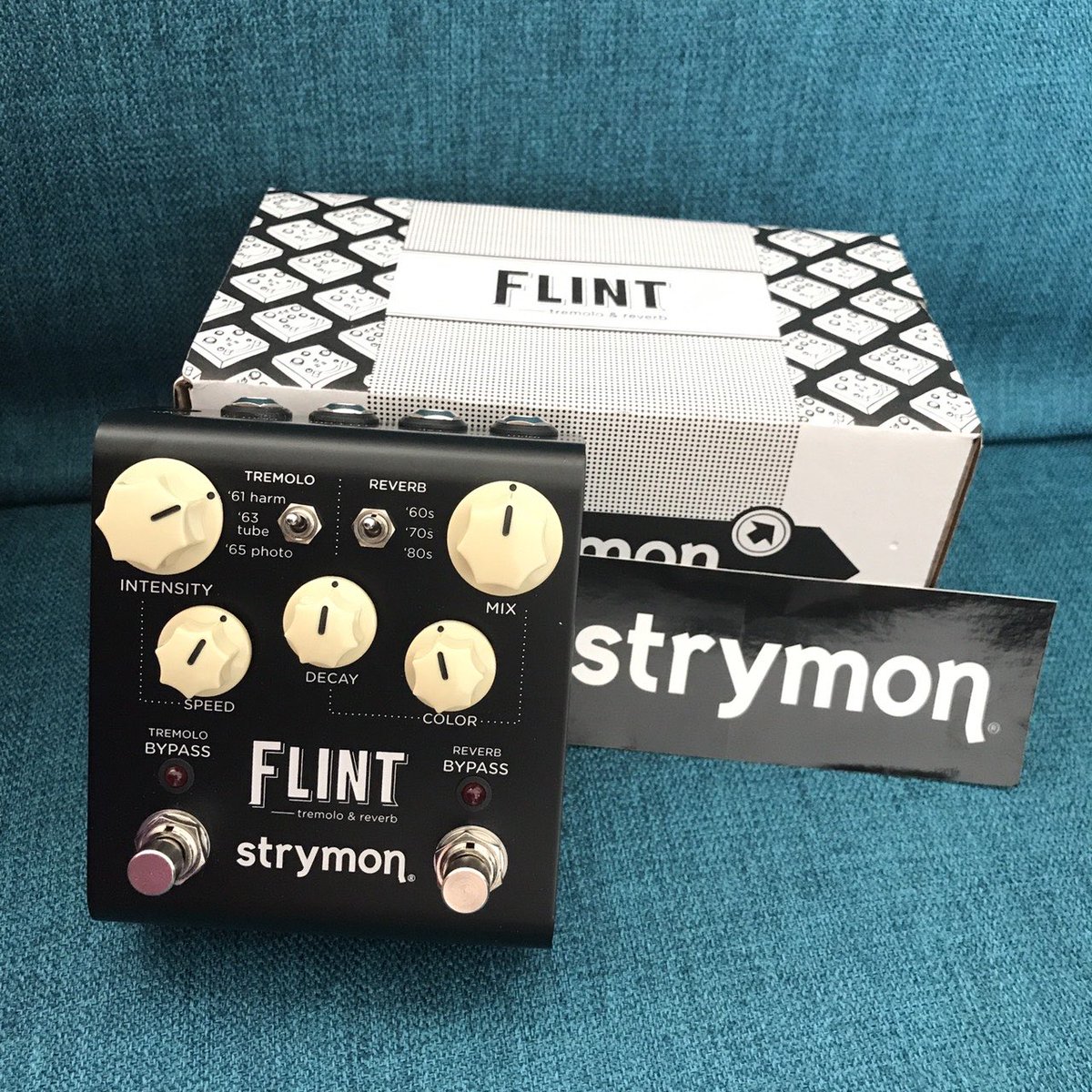 drummerHIROTO's tweet photo. #2019年買って良かったエフェクター 

#strymon #FLINT 
#HOTONE #VowPress 
#BOSS #OD1X #DA2 

これらを束ねる #ES5 
全部今年のnew gearsだったね(´∀｀ ) https://t.co/sHfSLPCFmJ