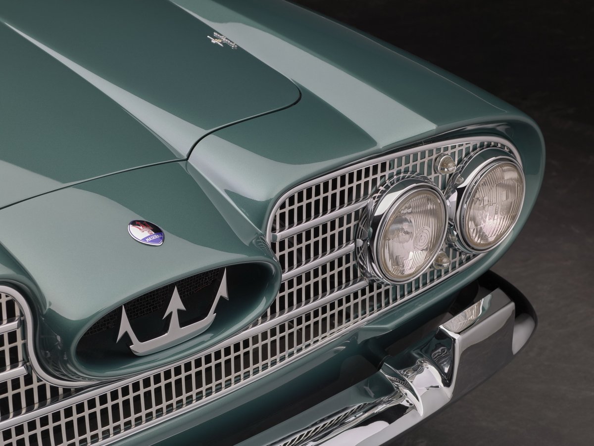 AutomovilMex's tweet photo. #Maserati celebra 60 años del #5000GT, uno de sus modelos más exclusivos, pues solo se fabricaron 34, casi todos con carrocerías únicas realizadas por carroceros como #Pininfarina, #Ghia, #Alemano, #Vignale, #Zagato y #Touring, que realizó el de las fotos. #ClásicosAP #HistoriaAP https://t.co/FHyp5MjVZv