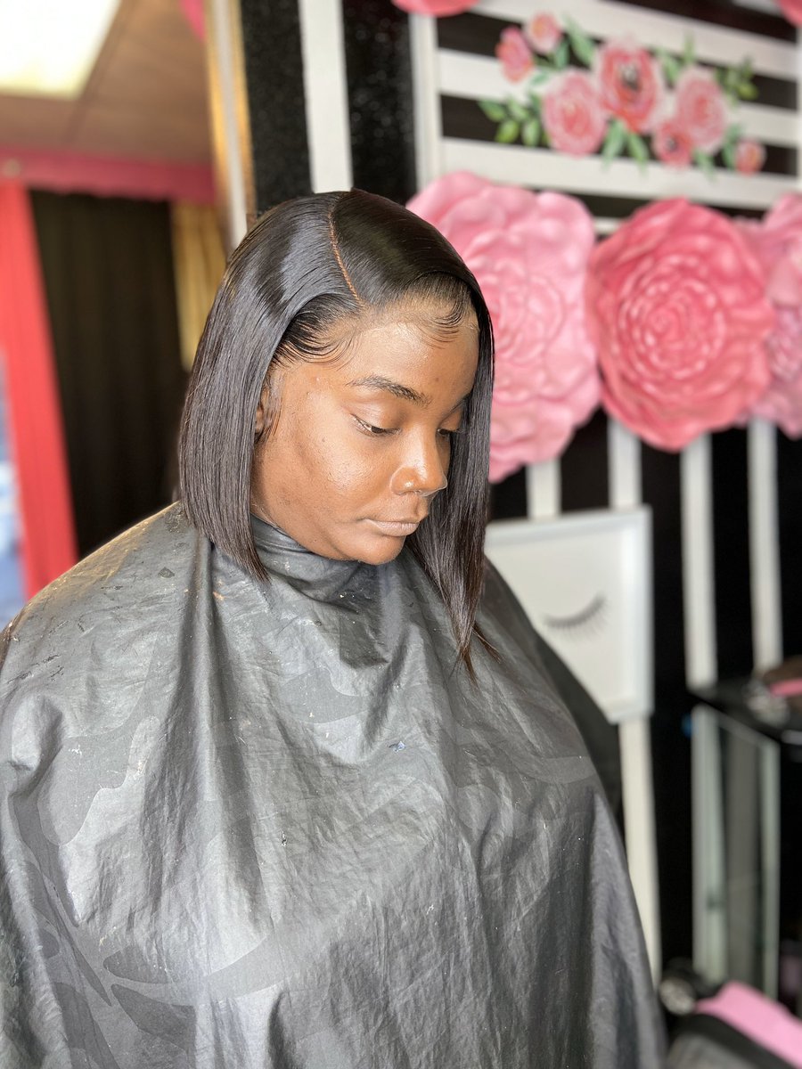 Full lace installed by me #ftmyershairstyles #ocalahairstylist #stpetehairstylist #brandonhairstylist 
#tampahairstylist #tampastylist #tampahair #orlandohairstylist #orlandostylist #lakelandhair  #atlantahair #atlantahairatylist #chicagohair #tampastylist #hairstylist