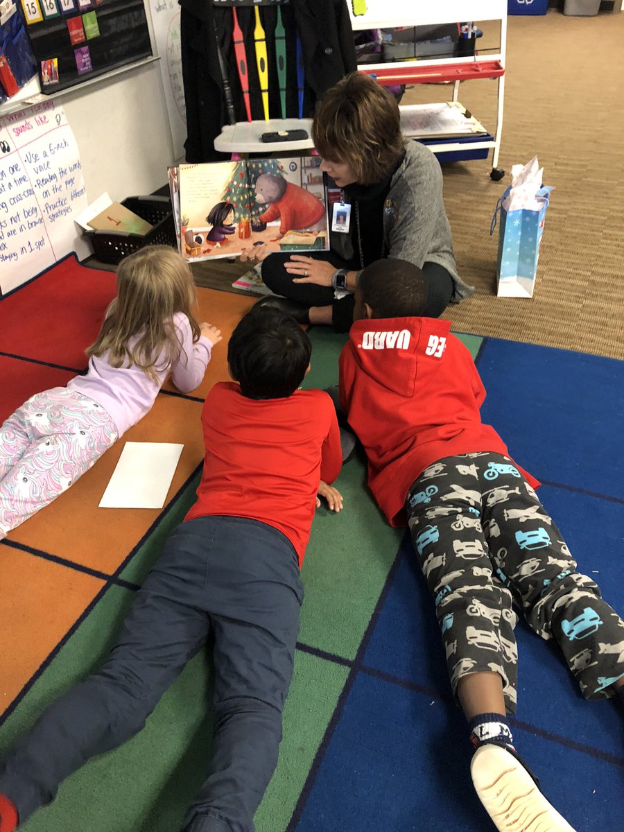 MrsKhatib's tweet photo. One of my favorite days of the year! Thank you @chrimelt and all of our guests for coming to share stories with us for the Holiday Reading Express, my kids absolutely loved it! 🎅🚂🎄 @LeaphartElem @jsdowns #pridein5 #d5reads365 https://t.co/KcgTnGvDqI
