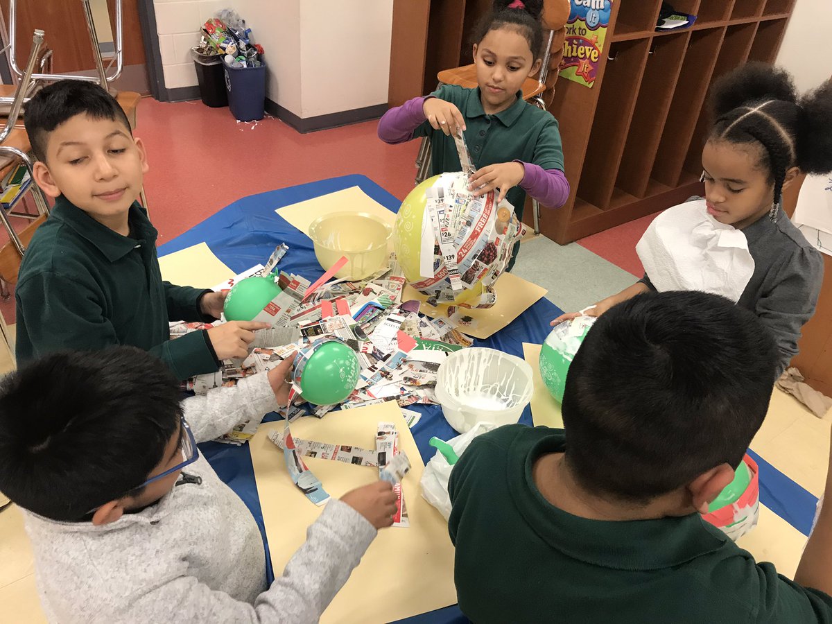 21stCen93636135's tweet photo. Exploring the solar system with paper mache, in Mad Science today! @LB_STEAM https://t.co/67NSdi1glX