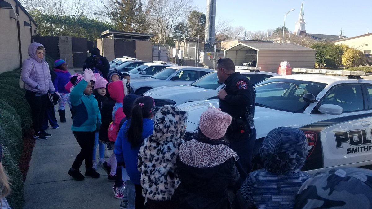 ktcannada's tweet photo. It was a chilly day, but lots of fun learning occurred visiting community helpers in Smithfield. #iteachfirst #wsetogether https://t.co/1AfciKF0ii