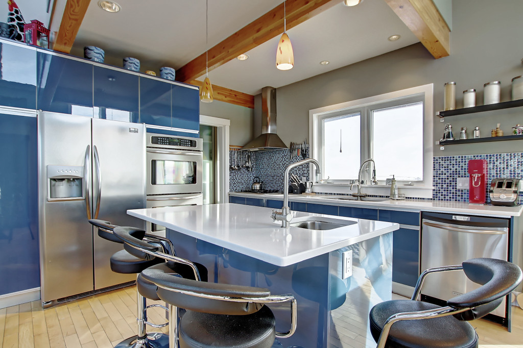 TeamPJ2019's tweet photo. Located on  1 acre, this gorgeous Finnish style, summer cottage home, designed by Lindal in partnership with HOME magazine.

For more info: https://t.co/RJOoRp0gwB

#DreamHome #HomeMagazine  #FSBO #NewListing #CountryResidential #HouseHunting #PropertyFinder #HomeForSale https://t.co/Z81rJP03Qu