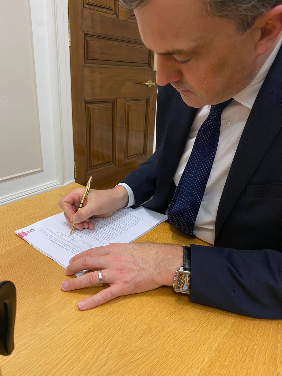 Julian Smith tweet media