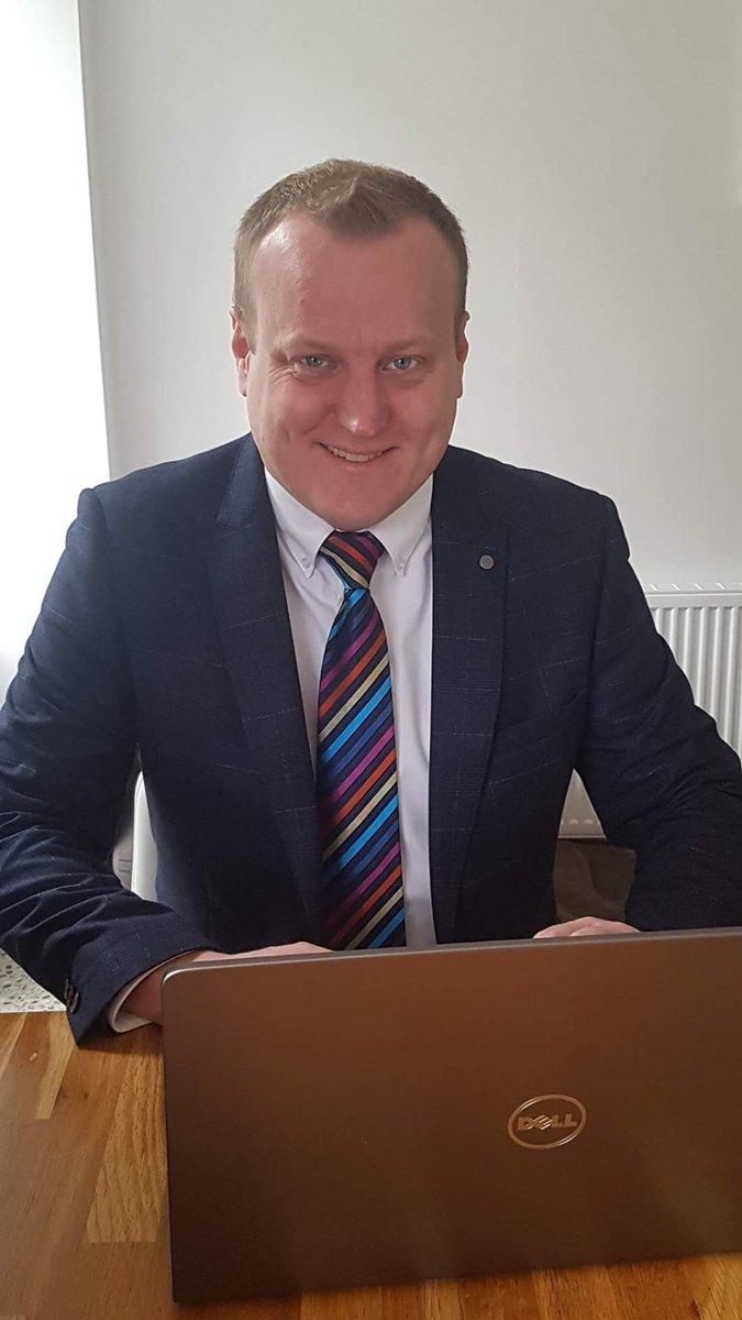 MAB_BrookFS's tweet photo. Well Done Mark Ward!!

Great job done and happy clients!!
Thank you lovely clients for Mark's gift and card. 👌 https://t.co/KMNx3yIp5k