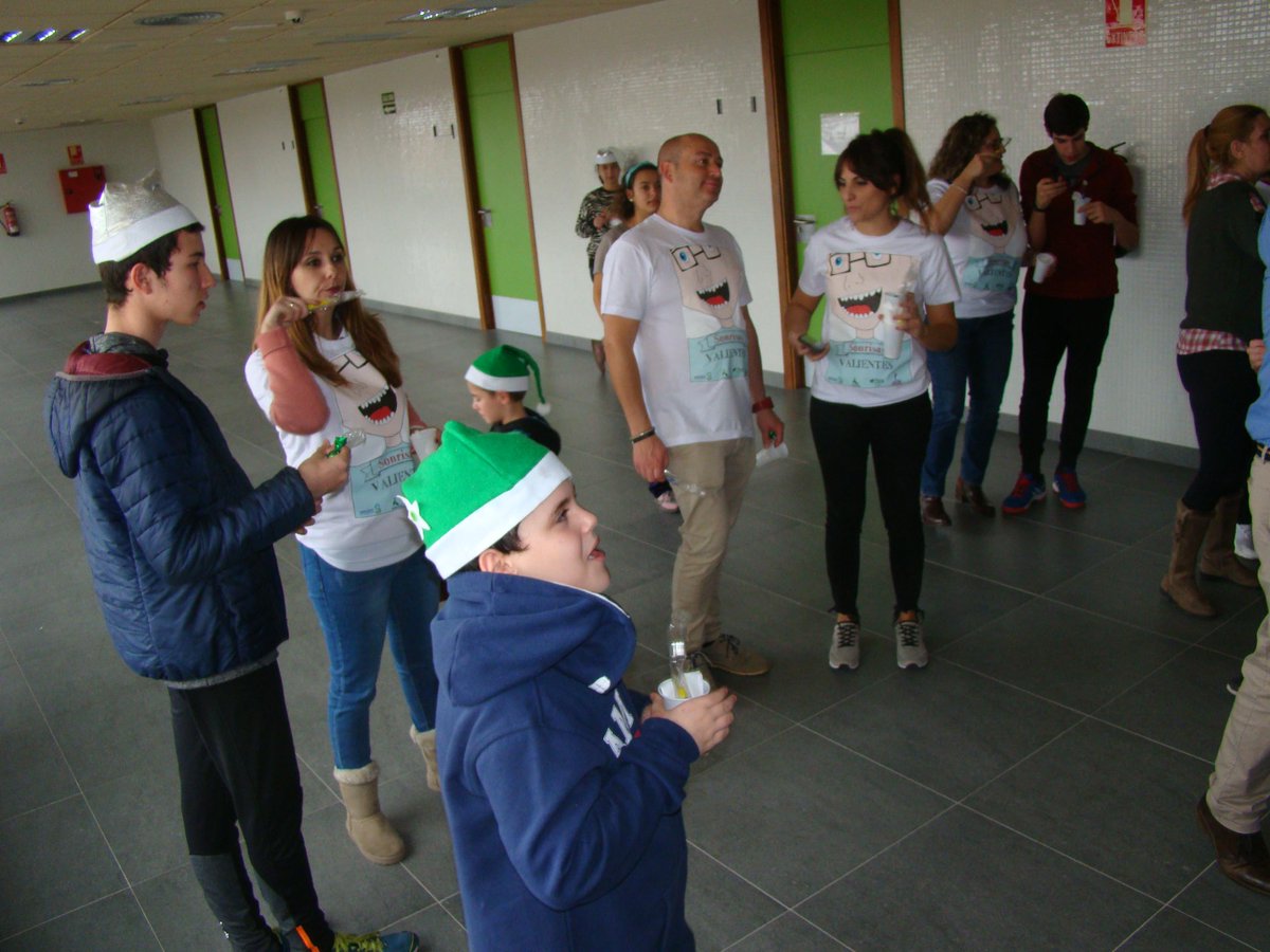 aytoquintanar's tweet photo. #Asprodiq, protagonista en el IV #Flashmob de #CepilladoBucal realizado en el #CEDT de #Quintanar.
https://t.co/oiy3iooOxt https://t.co/nt5WXyiscd