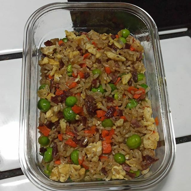 noneliapm's tweet photo. Arroz 3 delicias para el tupper de mañana... Guisantes naturales, zanahoria, jamón serrano, tortilla de 1 huevo y arroz integral... 🥰
·
·
·
#arroz3delicias #casero #realfood #orgullosademi #cocinillas #tupper #cambiandohabitos https://t.co/HKgS8194FN https://t.co/3dLQA7m76h