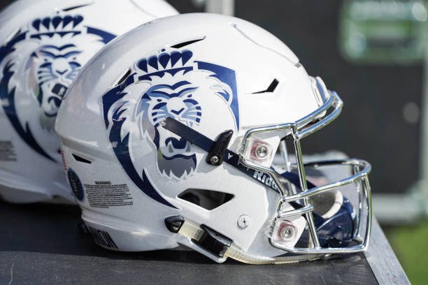 TahjB_12's tweet photo. Honored to say ive received an offer from Old Dominion University. @RickyRahne @ODUFootball @SPPFootball https://t.co/iXkK8bEG06