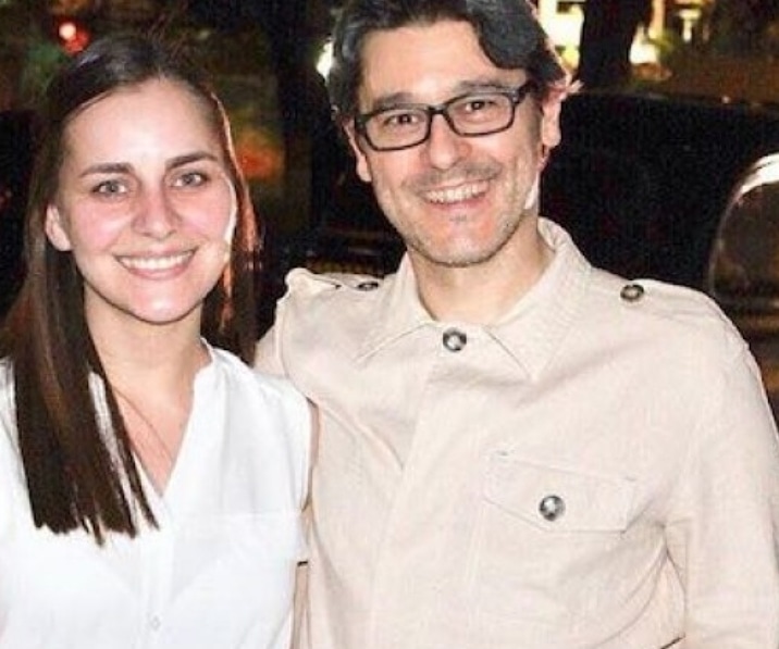 LO ACUSARON de p...,  de ladrón, de comunista, nambre loo... LO CIERTO q NO tiene casa, anda en micro, vive del periodismo y LOGRÓ lo q miles de asunseños ni soñaban... Salud Camilo e Ingrid❗