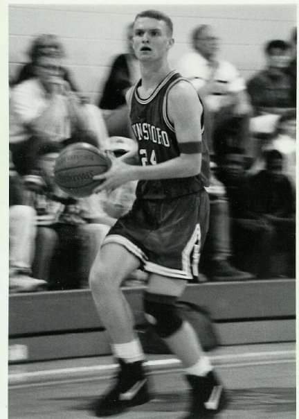 CoachFocke's tweet photo. A little #tbt into basketball season. Winnsboro v Grand Saline, Dec 1993. #txhshoops #RunninRed https://t.co/h9lLQcAShr