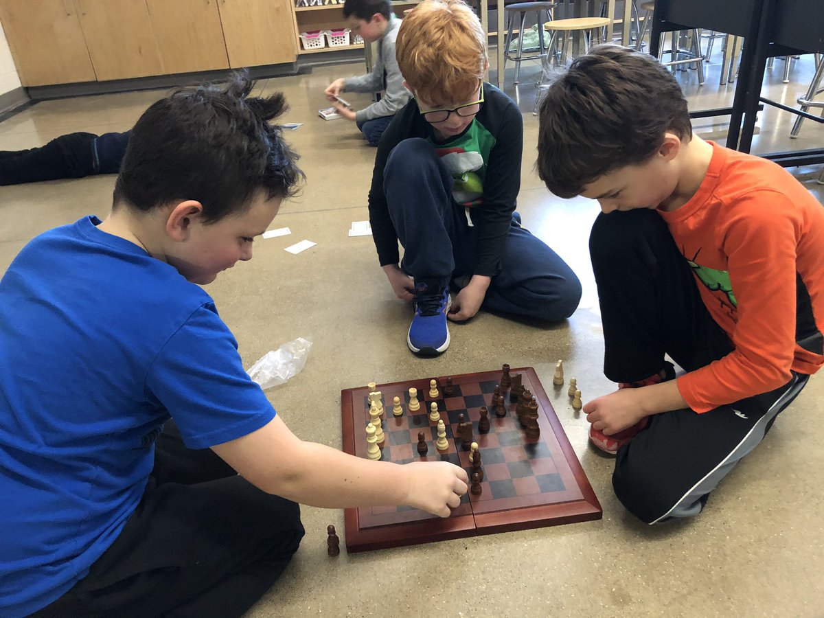 3wlittlefalls's tweet image. A very serious game of chess! #anotherclassic