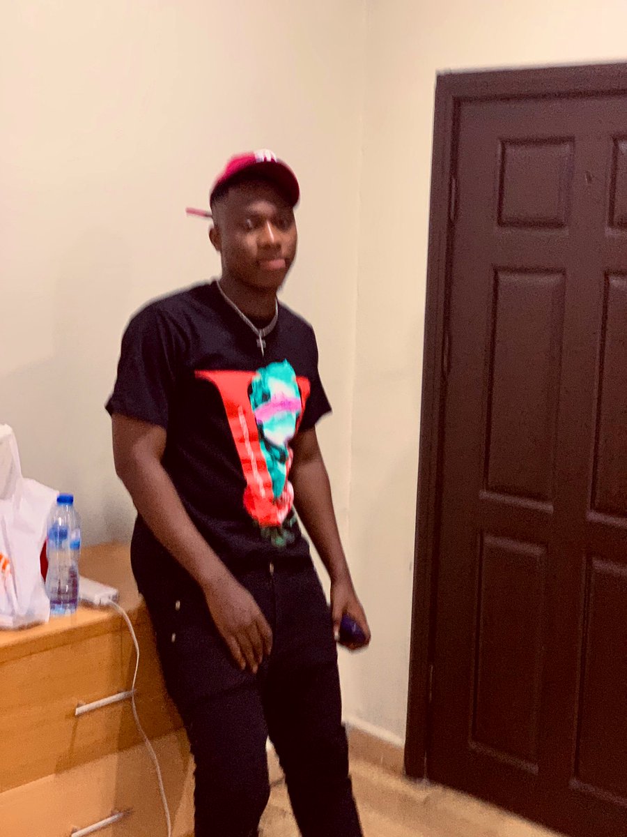 him0_thy_'s tweet photo. I fell in love with Blur Pictures.
How I pulled up for βLetβs Relate 2019β. Still on the detty December trips.
#DettyDecember #nativeland #LetsRelate #NativeCanDo https://t.co/RmGCQVq9h9