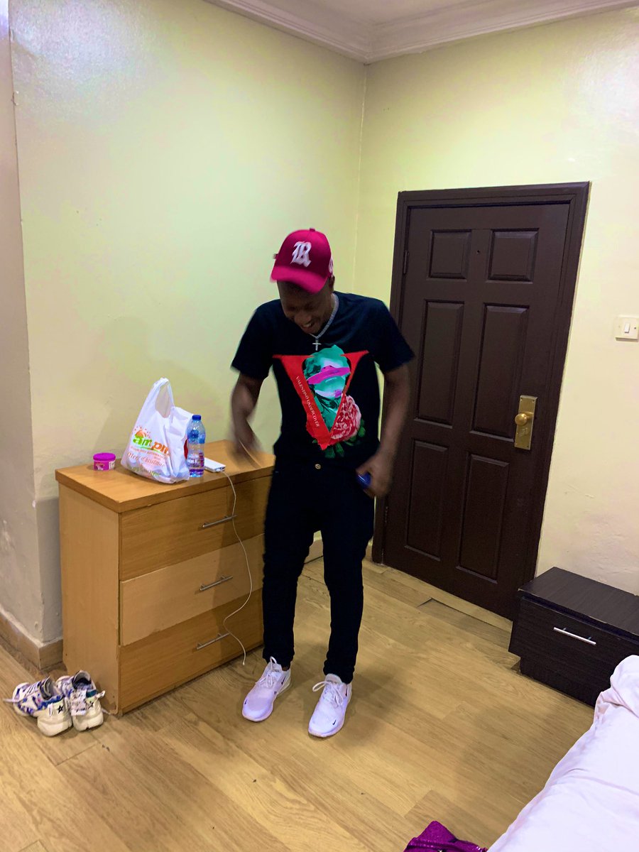 him0_thy_'s tweet photo. I fell in love with Blur Pictures.
How I pulled up for βLetβs Relate 2019β. Still on the detty December trips.
#DettyDecember #nativeland #LetsRelate #NativeCanDo https://t.co/RmGCQVq9h9