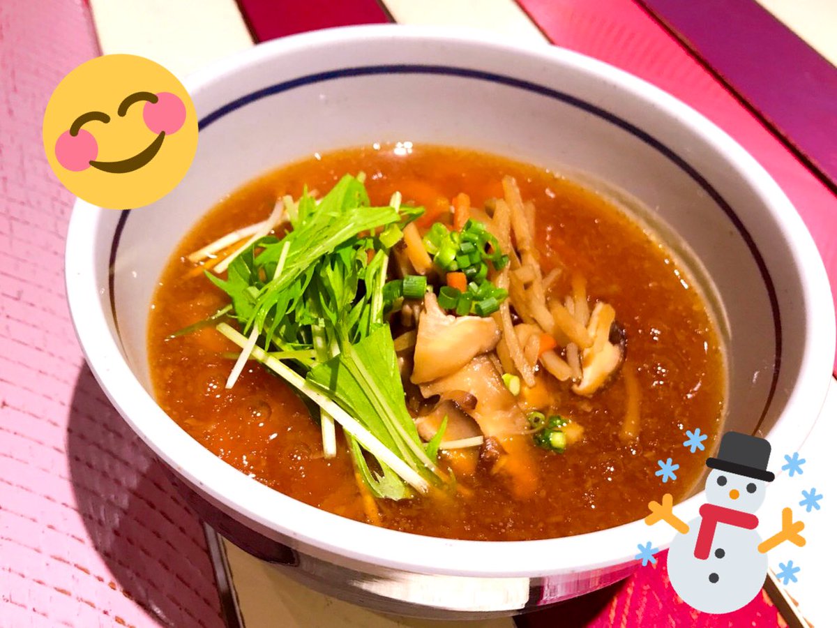 KUIS_T_lunch's tweet photo. 撮影の様子をチラッと公開！

今回のステキなポスターは
一年生が作ってくれました✨

ありがとうございました！😊 https://t.co/28juI9Km1o