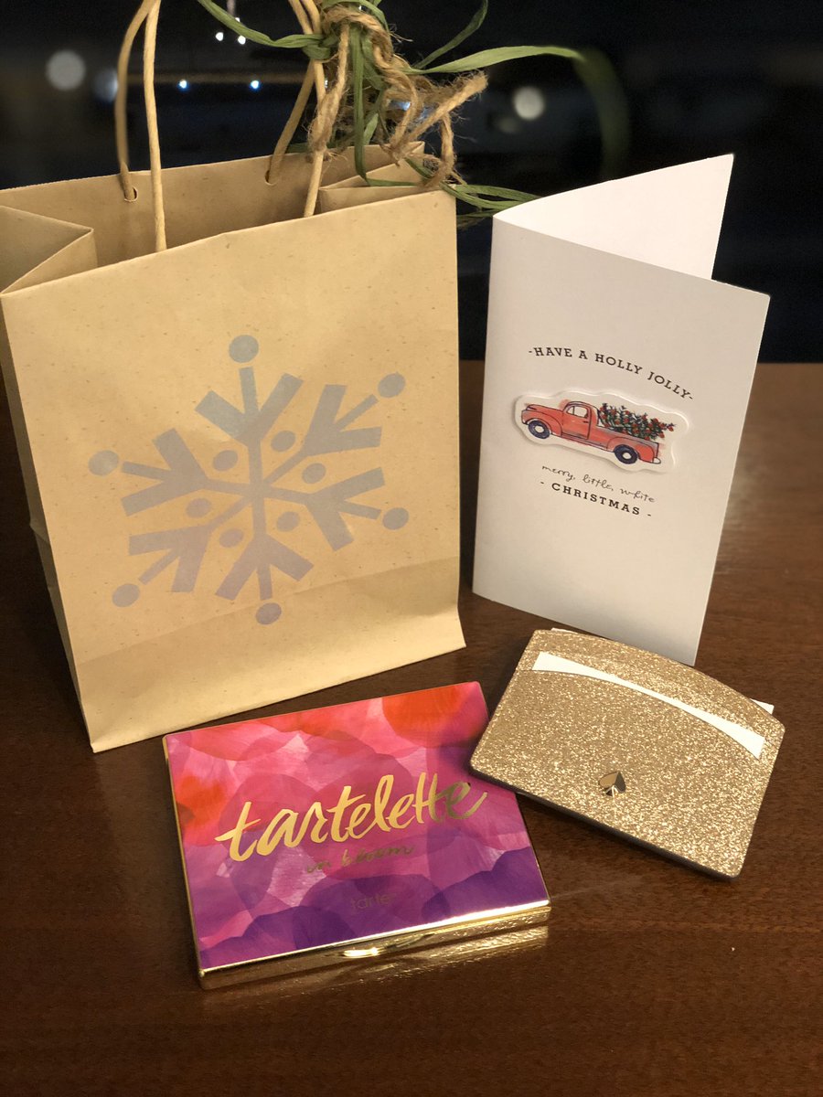 MartinaTopo's tweet photo. @OliviaSalvucci @goodwinlaw Right back at you - thank you for such a thoughtful gift and card! 🎄😘 https://t.co/TdFdZXQBBk