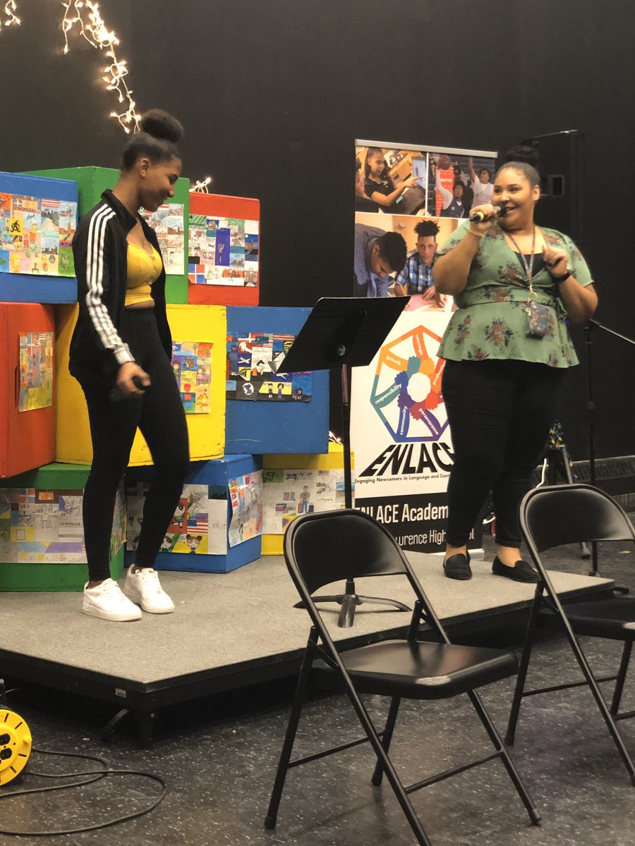 ENLACE_Lawrence's tweet photo. Another amazing Storytellers’ Cafe in the books! Congratulations to all performers - thank you for sharing your stories and talents with our community! ¡Feliz navidad y próspero año nuevo!🎄🎅🏼☃️❄️ https://t.co/qMJJOxqioG