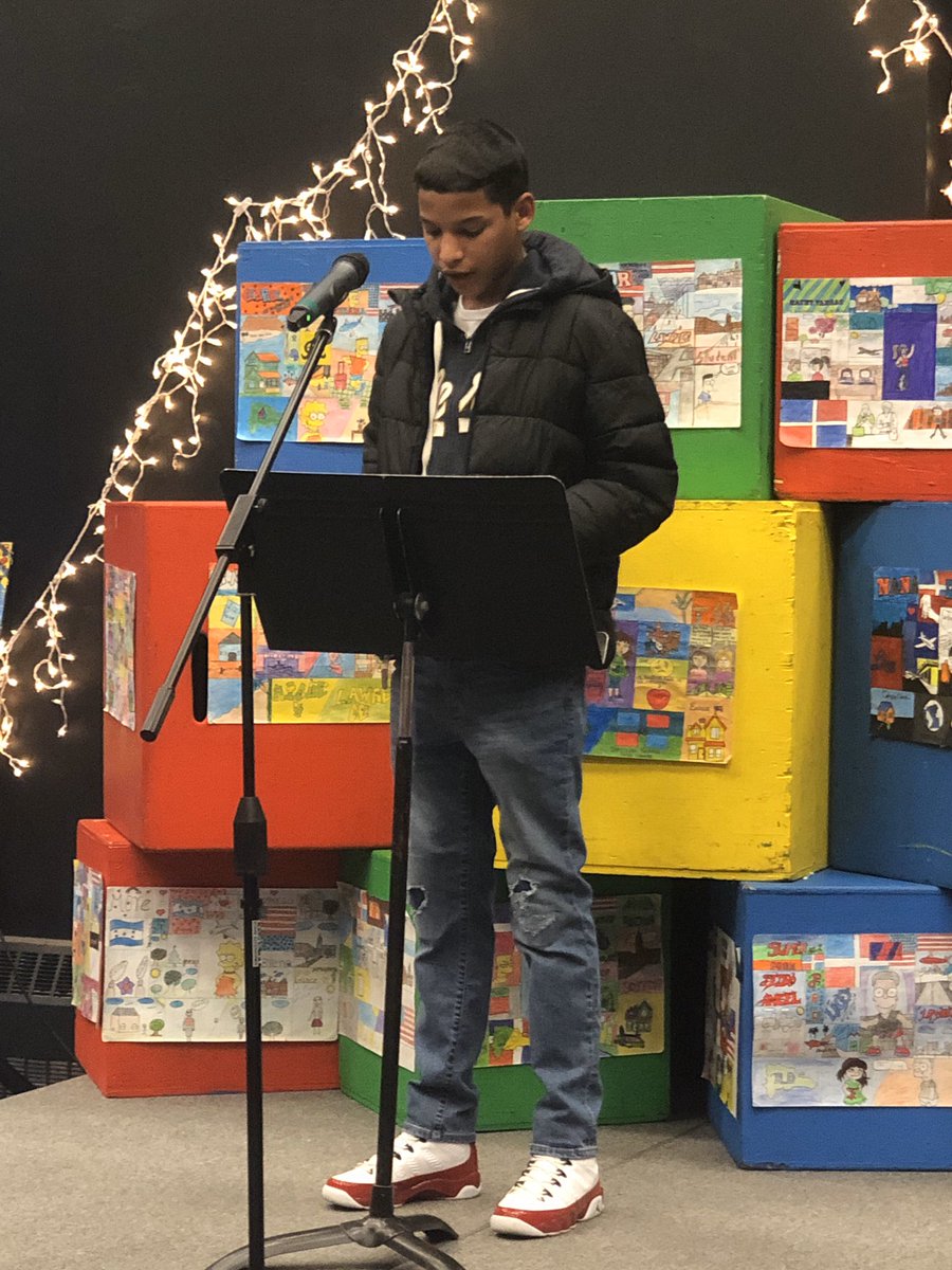 ENLACE_Lawrence's tweet photo. Another amazing Storytellers’ Cafe in the books! Congratulations to all performers - thank you for sharing your stories and talents with our community! ¡Feliz navidad y próspero año nuevo!🎄🎅🏼☃️❄️ https://t.co/qMJJOxqioG