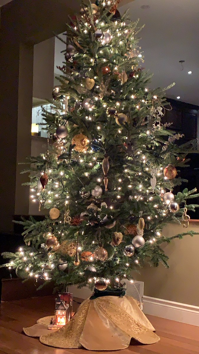 CabinetQueen's tweet photo. ho ho ho https://t.co/A2XsMAq9IW