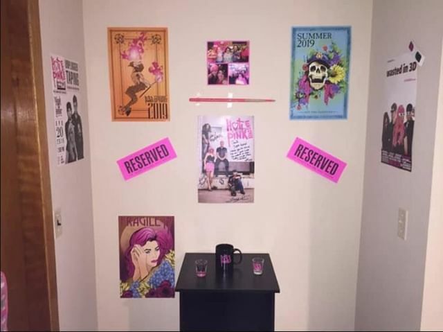 HotPinkHangover's tweet photo. 🥰 We love when fans remind us why we started doing this in the first place. Thanks to Super Hottie @jamielallak for all your enthusiasm 💖
.
.
.
.
.
#Fanshoutout #fanappreciation #ThankfulThursday #ThursdayThoughts #ThinkPositiveThursday #ThirstyThurs… https://t.co/Uev0n6i2H5 https://t.co/hw98Pj7Tjh
