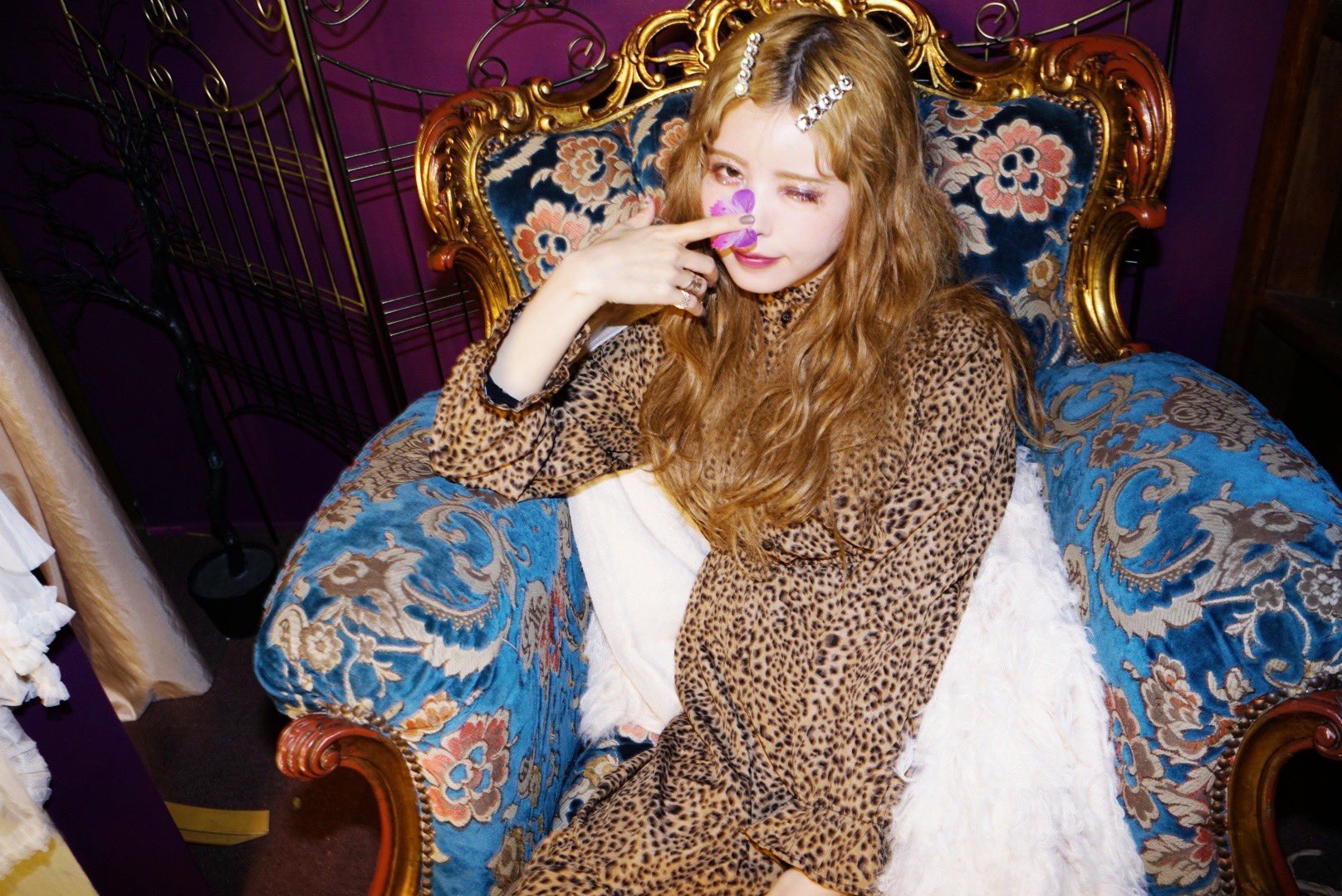 益若つばさtsubasamasuwaka 私服 古着のワンピース好き Onepice G2question Cardigan Eatme Tights Gucci Shoes Theatre Products Hair Pin Miumiu Ootd Fashion T Co Tnw16cm4ci