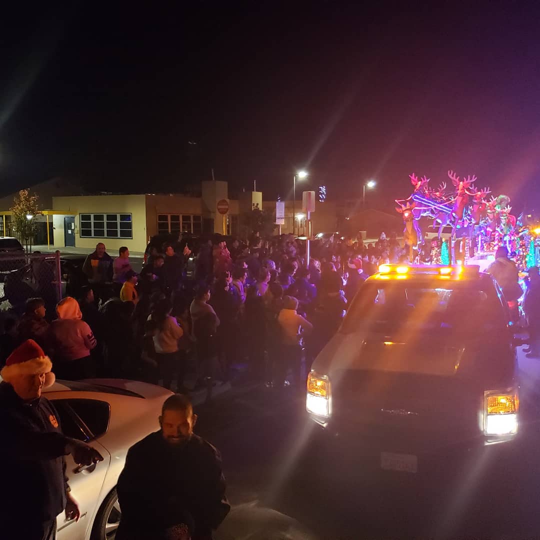 5 gallons of hot cocoa, marshmellows, cookies, and candy canes made for a great time when Santa stopped by! Thank you @OxnardPD1903 <a href="/citycorps/">Oxnard City Corps</a>  <a href="/OxnardFire/">Oxnard Fire Dept.</a>  for making this possible!