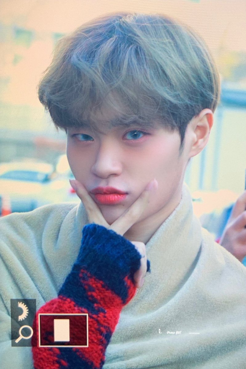 Daehwicom's tweet photo. 191220 ✌️뿌이✌️ #이대휘 #대휘 #DAEHWI #LEEDAEHWI #에이비식스 #AB6IX https://t.co/t5YC0NKaxq