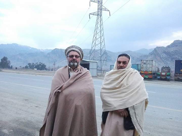 jan_koki's tweet photo. Let's learn Pashto.
Khyber pass.
In Pashto it's
Da Khyber darra.
Cool weather.
In Pashto it's
Yakhni. https://t.co/o63h1n5yco