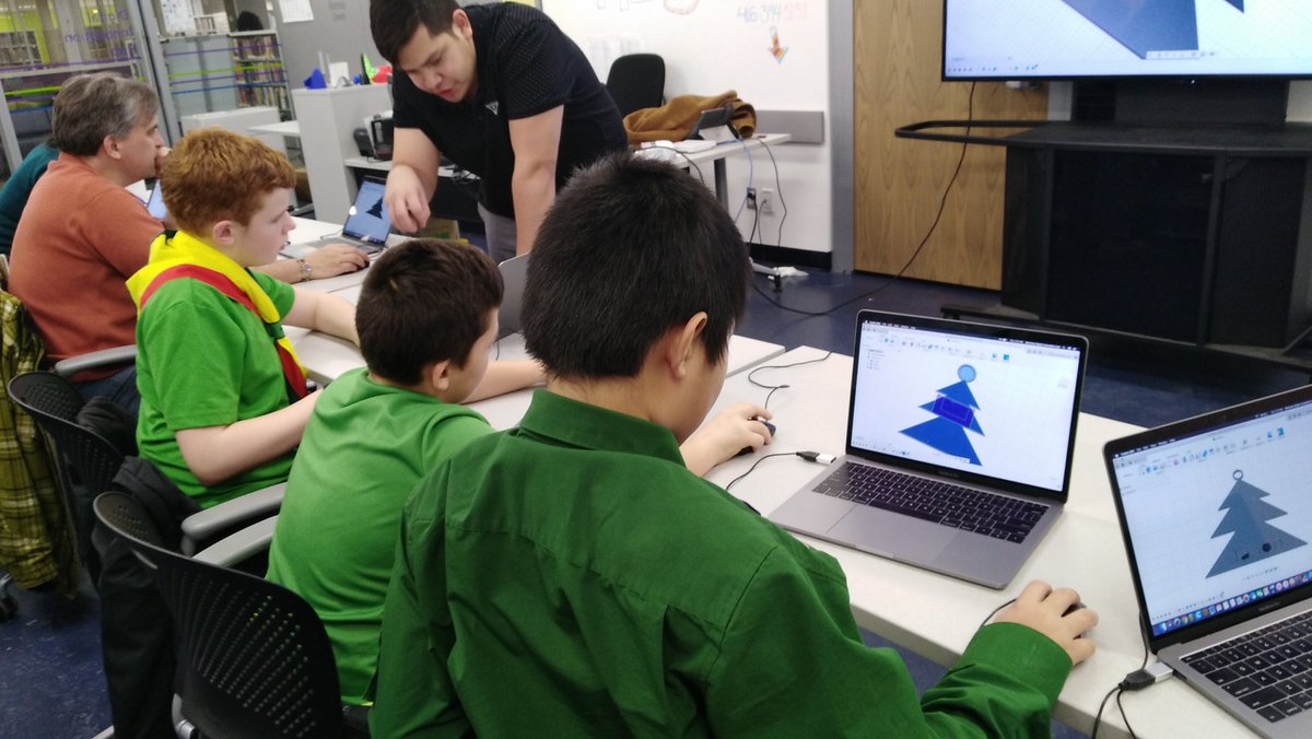 1stLakeshore's tweet photo. #Scouts #3Dprinting @torontolibrary #Richview #ScoutsDoStuff #STEM @scoutscanada @TorontoScouts https://t.co/qZsKkwpDMu