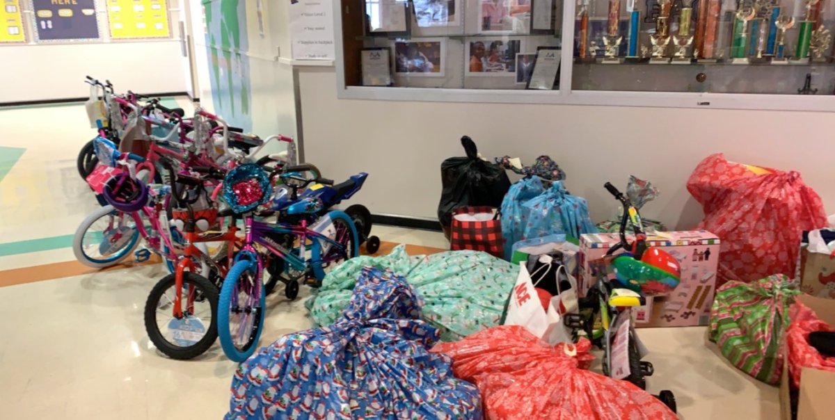 GetwellElement1's tweet photo. Angel tree at the Well!!! I am very appreciative of Durham and UPS for making our students and parents smile uncontrollably! #scsis901 https://t.co/ejZ38KRENC