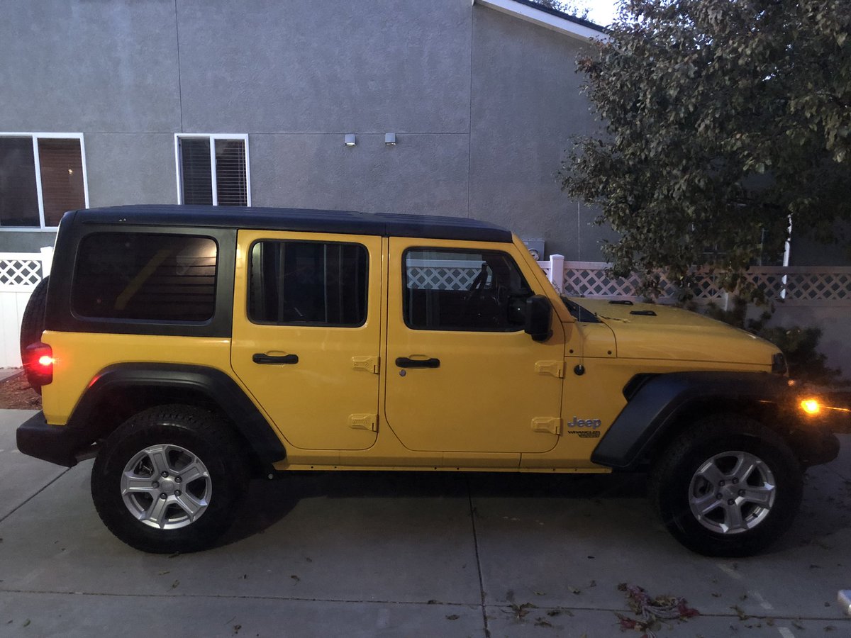 jkjeepluv's tweet photo. I've been off a few years, since I had to sell Crush.  We moved to Colorado, and I finally have a new Jeep!!  Waiting for the right name to mesh with her.  Rubbing boards are the only add so far... https://t.co/2y9fyaujar