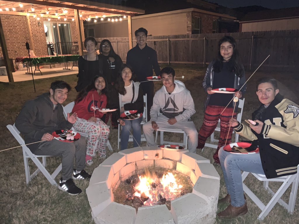 VikingssXC's tweet photo. Gingerbread house competition, BBQ, s’mores, gift exchange &amp; most importantly, lots &amp; lots of love in our XC Holiday Party! #NVXC #Holidayfun #weloveourrunners 💛 https://t.co/kLcsw14Z3N