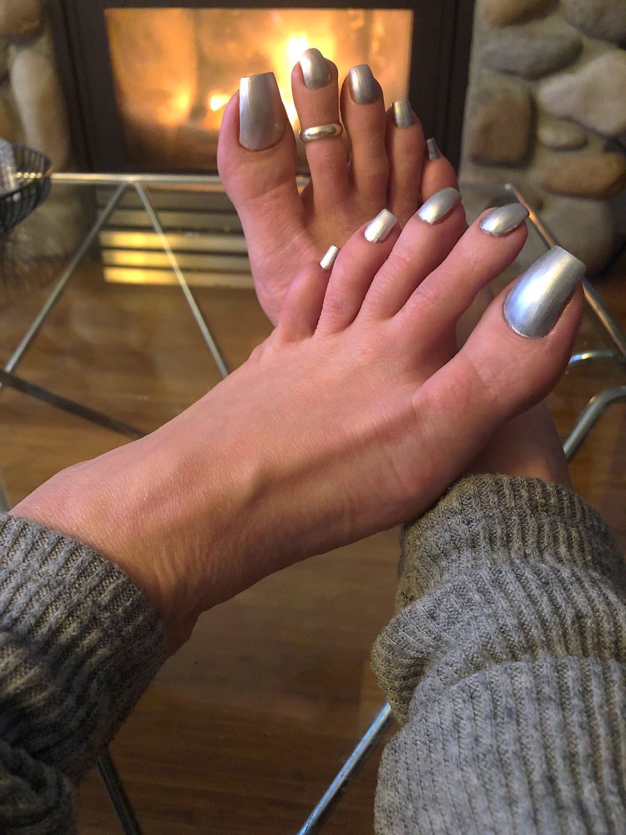 Melissa Pearo - My nails have social distanced for 7... | Facebook