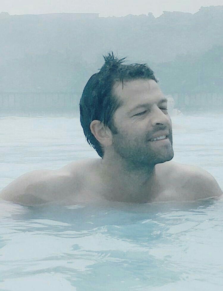 kathollanov's tweet photo. I'm sorry I think Misha &amp; his overall gorgeousness just killed me... https://t.co/7ldEek869S