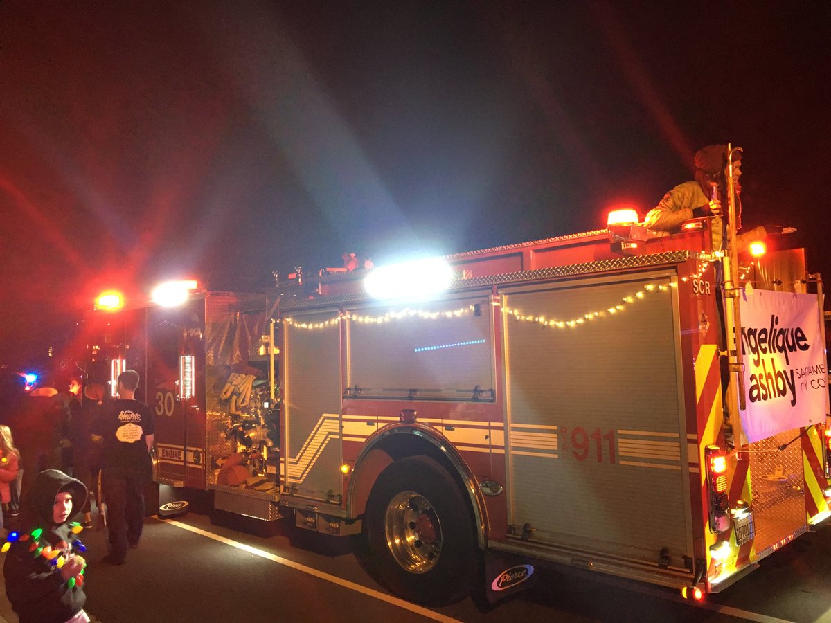 DrPanMD's tweet photo. TY ⁦@SacFirePIO⁩ for bringing Santa to Natomas! ⁦@SantaInNatomas⁩ #BuildHealthySac https://t.co/yhZojeSlbW