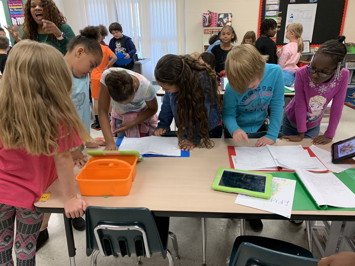 Mrs_Hansen3rd's tweet photo. Our 3rd graders celebrated their hard work on their informational writing by sharing with the other classes! @sunrayexplorers #sunraysoars https://t.co/l4sipALtb3