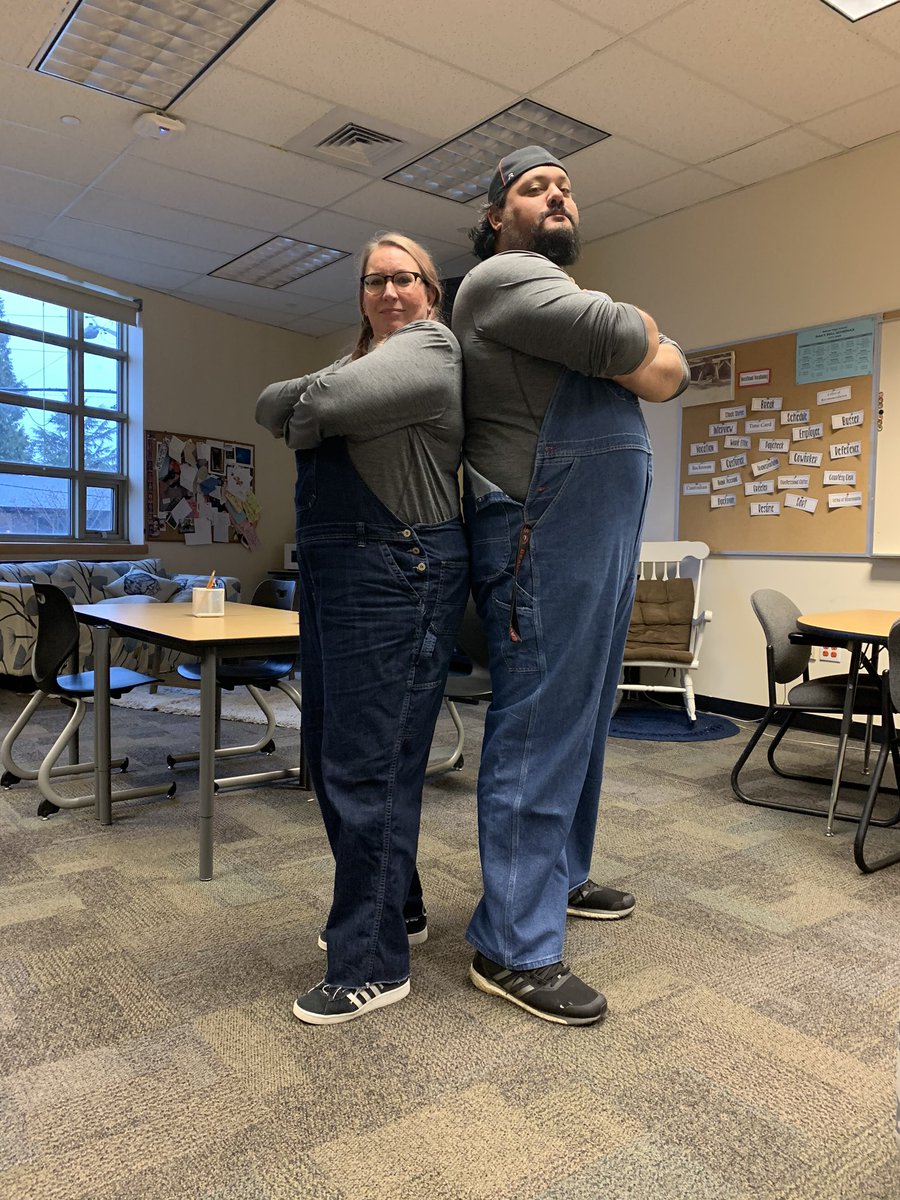 msbaron_bhs's tweet image. Probably my favorite twin day of all time. #SPSConnects @BuckysBeat @CoachTJack @DeniseBolen1