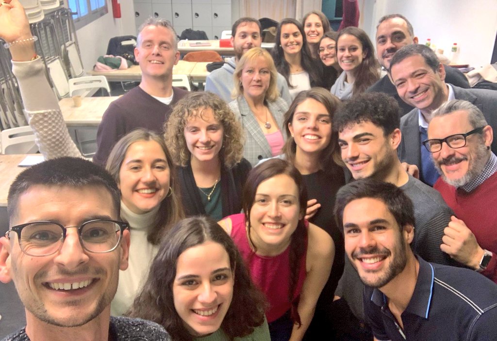 Acabó está 2ª edición del curso de UX y Usabilidad de <a href="/eoi/">EOI</a> en #Madrid con <a href="/garantia_juv/">Garantia_juvenil</a> y <a href="/Fundacion_ONCE/">Fundación ONCE</a>. Un grupo de alumnos muy implicados que han aprovechado al máximo cada minuto. Muchas gracias al plantel de profesores que se han sumado para  construir un curso TOP. 👍