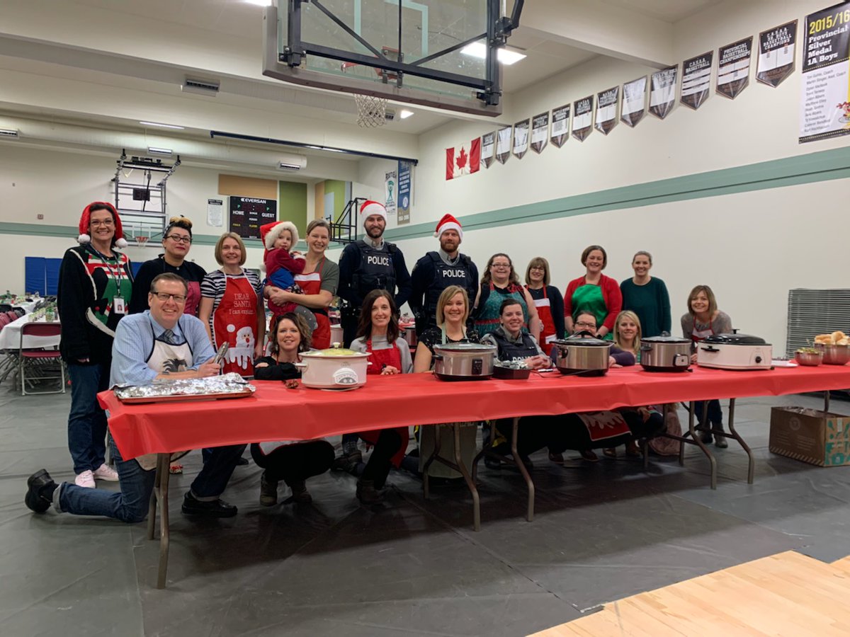 DayslandS's tweet photo. We are very thankful to have such a wonderful group of parents and community members serving our Christmas Banquet.  We appreciate all those who helped make this day happen.  It's a memorable experience for our school community! https://t.co/I1yuPm1RI3