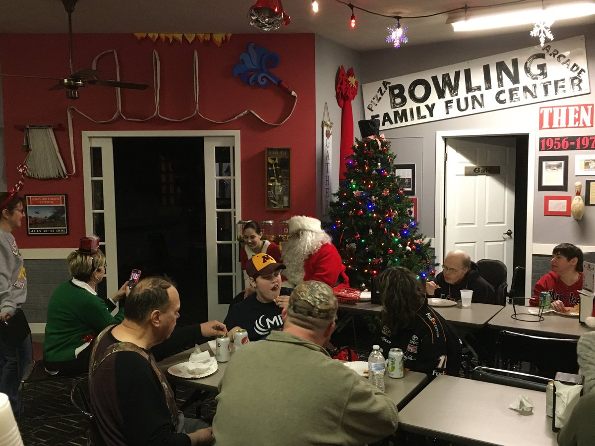 Code3Bowling's tweet photo. Santa made a surprise visit at a Christmas party at CODE3 BOWLING!!!! https://t.co/kT2uLTYqmg