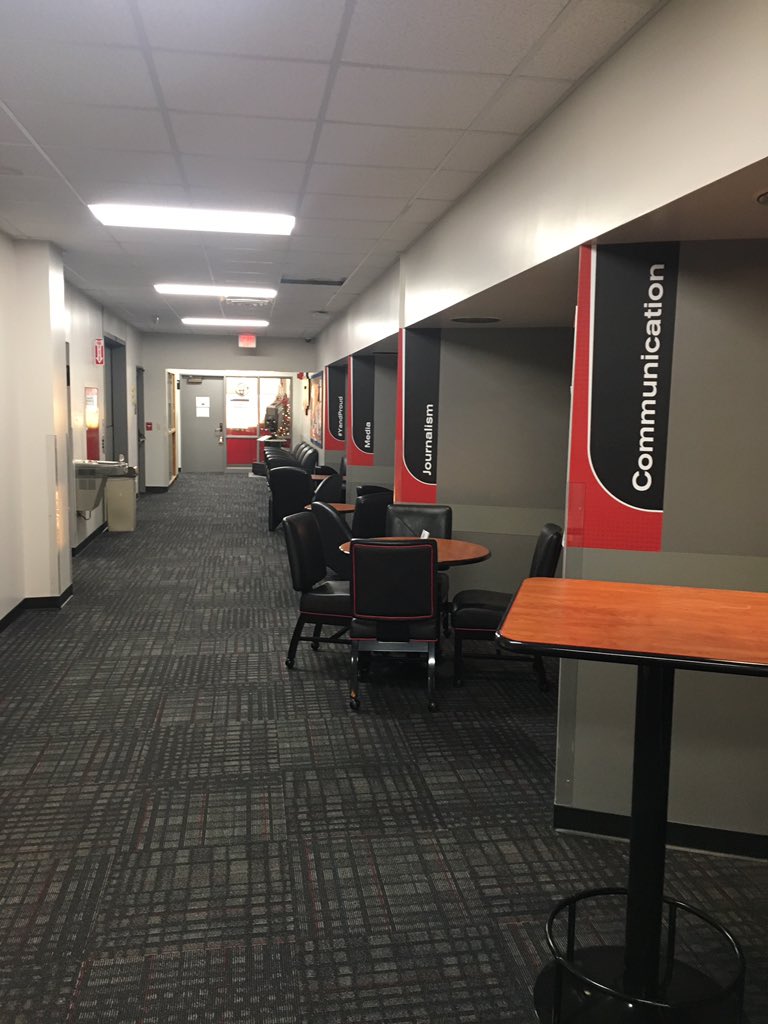 A whole new look for the Spring Semester.... 👀😶 (Brand new style, decorations, pictures and more!) ______________________________

#YSU #Youngstown #YoungstownStateUniversity #penguins #guins #communication #CCAC