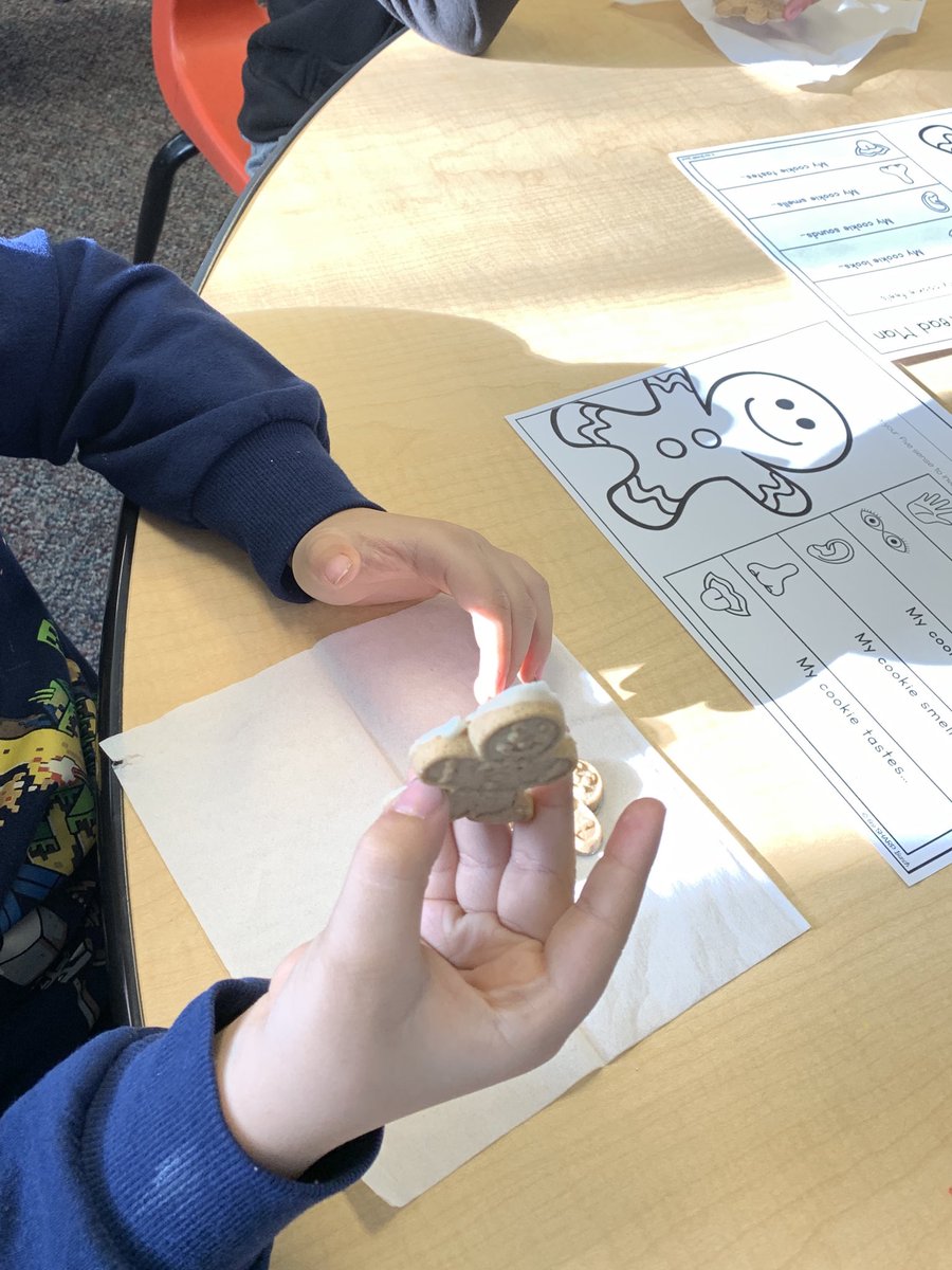 savinichristine's tweet photo. Second grade used their five senses to investigate and describe a gingerbread cookie! Happy Holidays 🎁🌲 https://t.co/u1QLaf57u8
