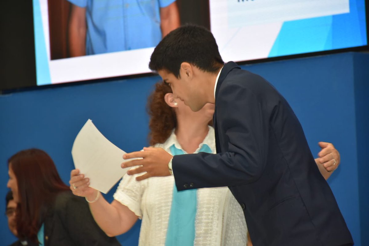 _marlondaniel_'s tweet photo. #Etapacerrada gracias por todo colegio!!!! Ahora la historia espera ...💪💪 https://t.co/XwfWc6ObVv