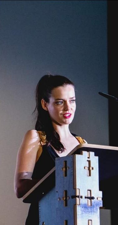 Barsanofiyo's tweet photo. La belle⭐️ @Roxane_Mesquida  était au #FIFIB2019  💜💜!!! 
#roxanemesquida https://t.co/vfnqXOuaMg
