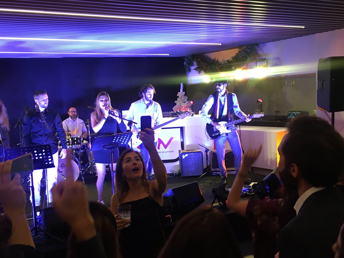 zruspon's tweet photo. #gmvfeliznavidad super fiesta!! https://t.co/gq8ApicM8K