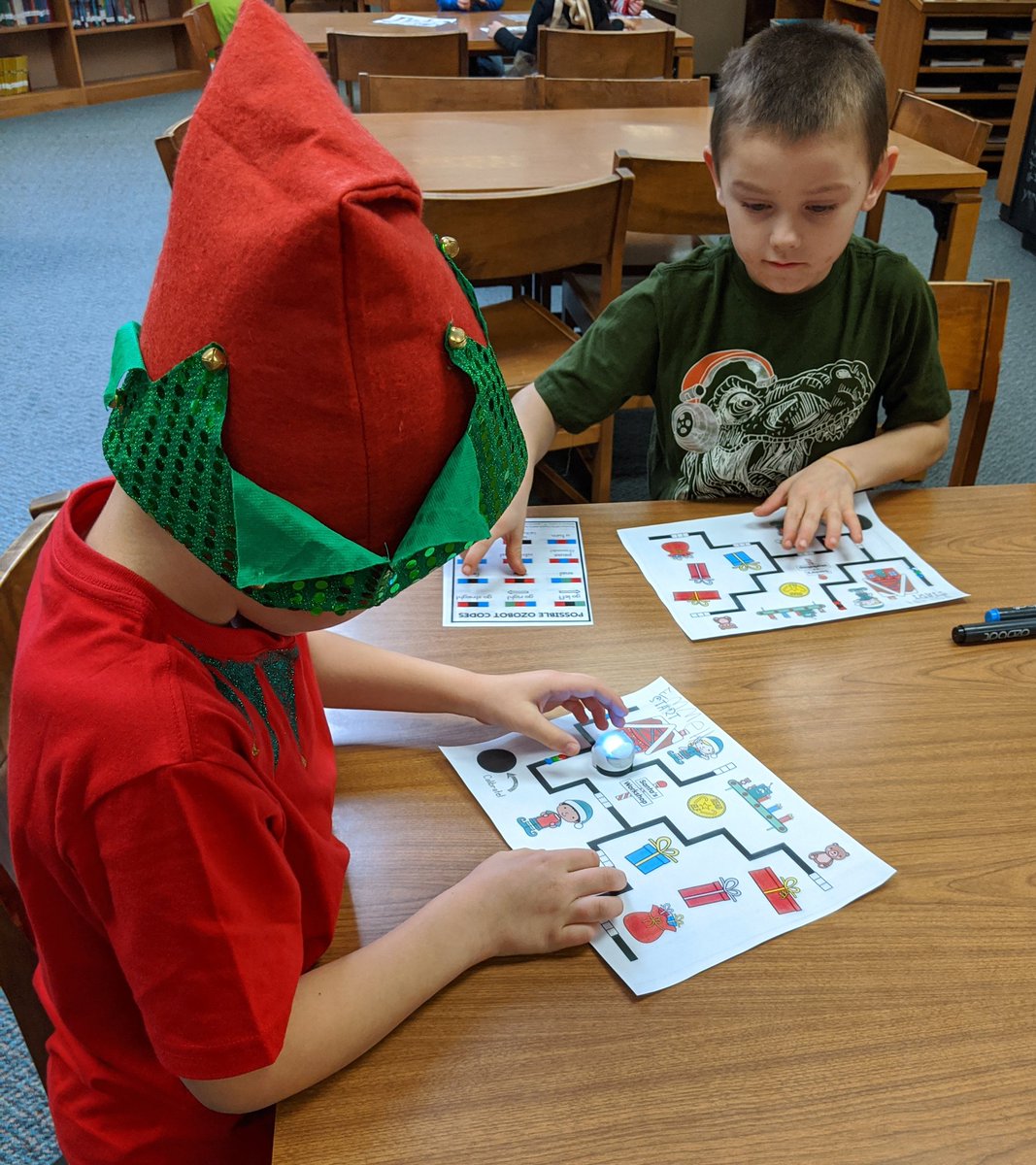jonesa1228's tweet photo. Thanks @RyanBerger18 for reminding me my littles CAN do it! They loved coding with @Ozobot and seeing what the robots could do! They were awesome at sharing and helping each other! #Knight_Vision3 #Innovative_LL https://t.co/jgnvKeKr2l