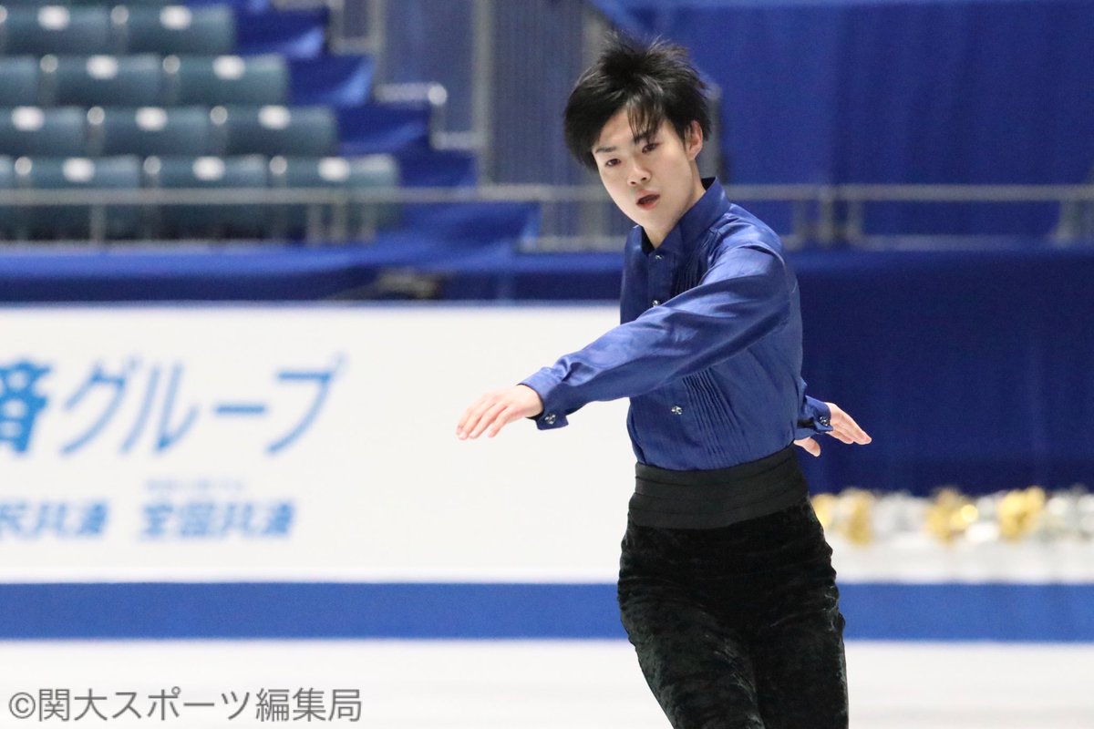 関大スポーツ編集局 アイススケート 第回全日本フィギュアスケート選手権大会 ２日目 於 代々木国立競技場 第一体育館 男子公式練習 第２グループ公式練習に中村優 政策４ が参加しました コンビネーションジャンプを中心に練習 トリプル