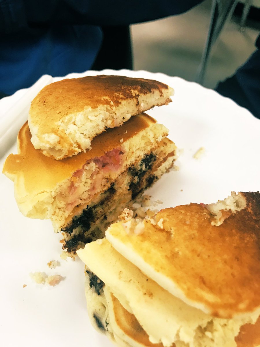 meg_thacker21's tweet image. It’s my favorite day of the year #pancakescience #year11 @PMSFalcons