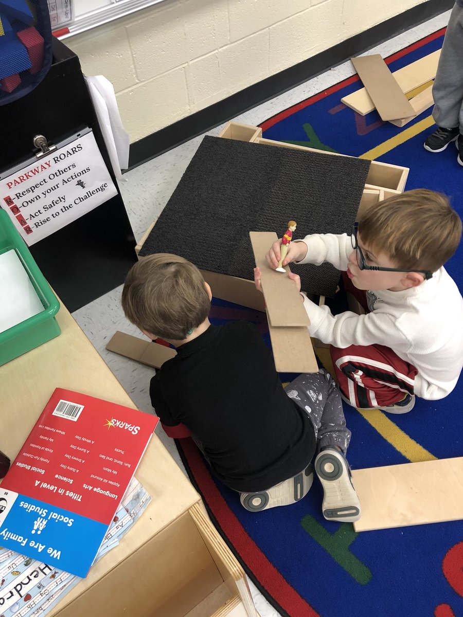 MTL_PW_CassidyK's tweet image. Our architects are having fun exploring different ways to build. @TeachStrategies