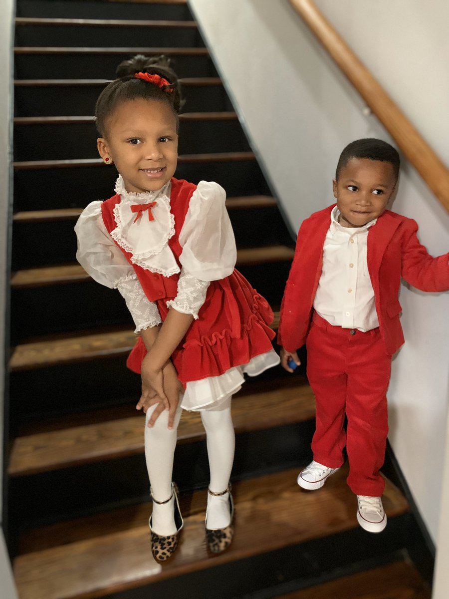 cheerdoc_hopes's tweet photo. Turn down for what? #doveanddeuce #Christmasprogram2019 https://t.co/AaGsUUQaYV